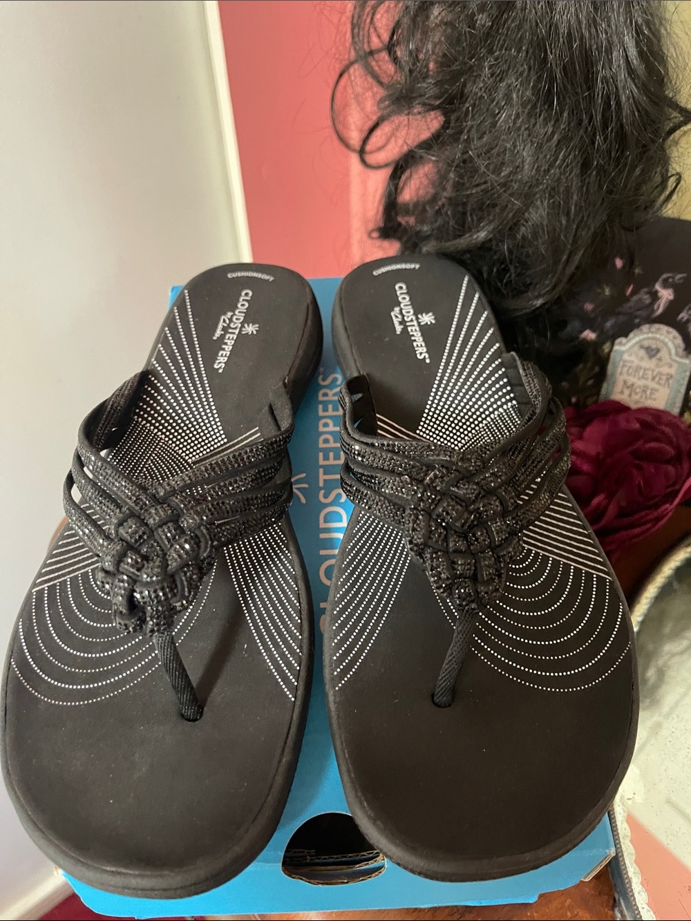Clarks Cloud Steppers Breeze Gem Black Braided Thong Sandals Size 9